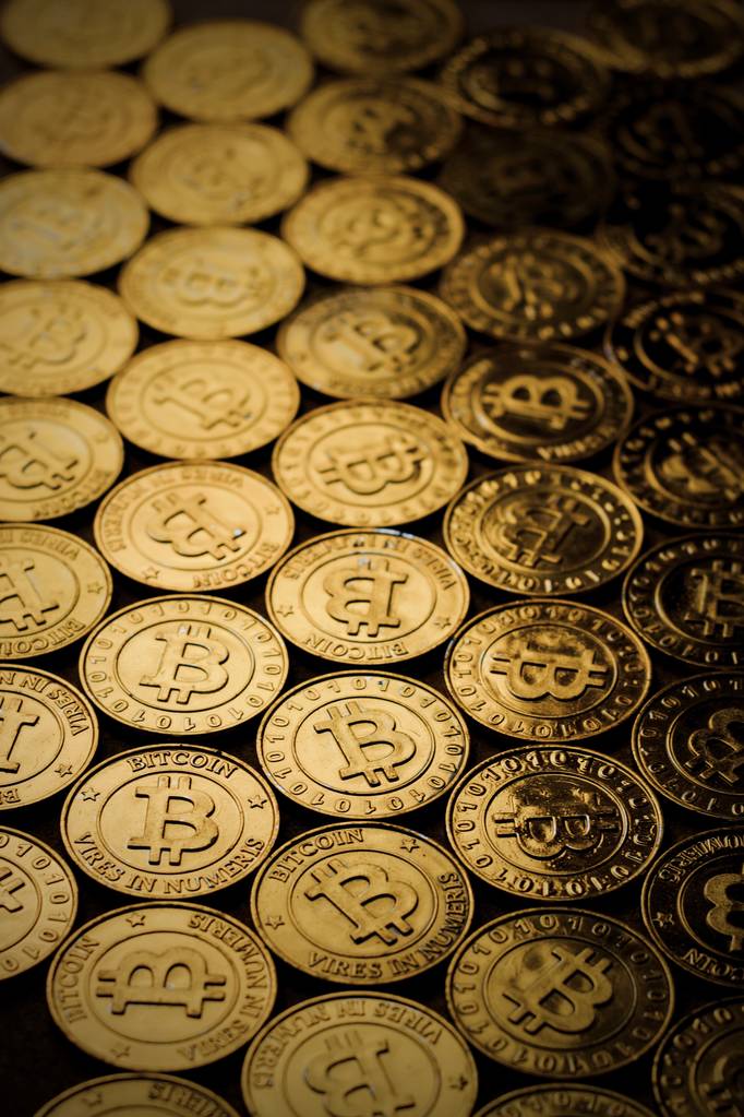 比特币ETF狂潮!哈佛117亿美元看好XBIT资金最新动向曝光