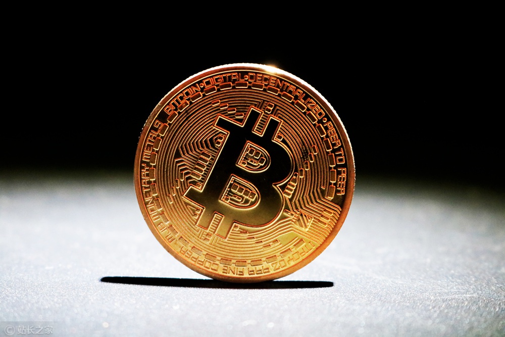 加密货币崩了！比特币一度跌破82000美元关口近40万人爆仓